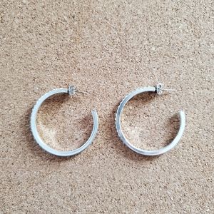 🌟 5 for $15 🌟 Silver hoop earrings lined with faux 💎